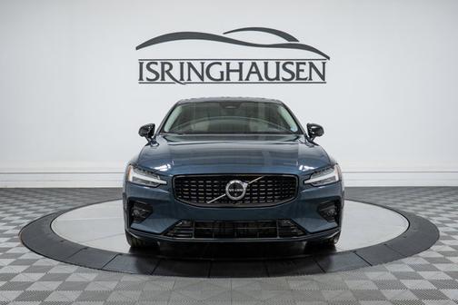 2024 Volvo S60 Plus Dark Theme