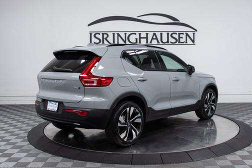 2025 Volvo XC40 Plus Dark Theme