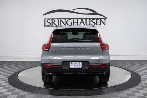 2025 Volvo XC40 Plus Dark Theme