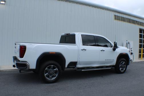 Summit White 2025 GMC Sierra 2500 SLT