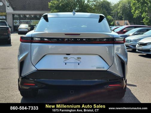 2023 Lexus RZ 450e Luxury