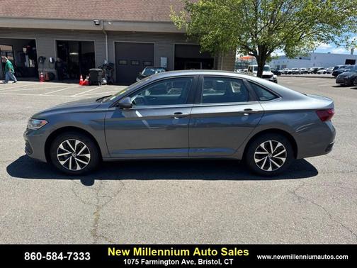 Platinum Gray Metallic 2023 Volkswagen Jetta 1.5T S