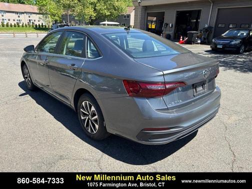 Platinum Gray Metallic 2023 Volkswagen Jetta 1.5T S