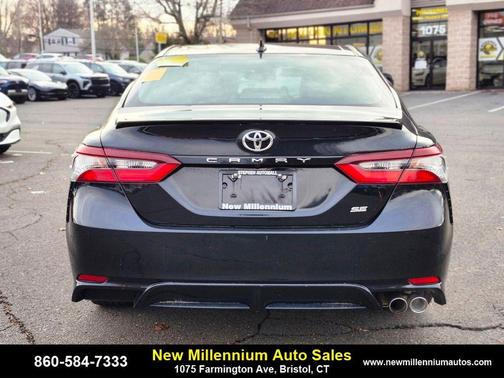 Midnight Black Metallic 2021 Toyota Camry SE