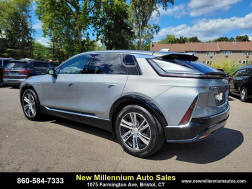 Silver Metallic 2024 Cadillac LYRIQ Luxury