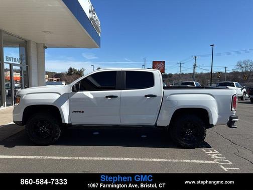 Summit White 2022 GMC Canyon AT4 w/Leather