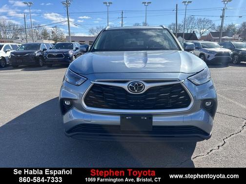 Moon Dust 2023 Toyota Highlander XLE