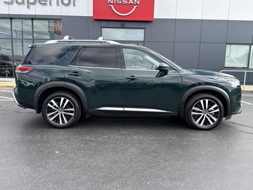 2024 Nissan Pathfinder Platinum