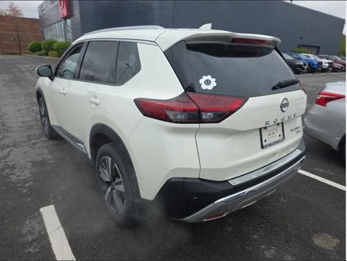 White 2023 Nissan Rogue Platinum