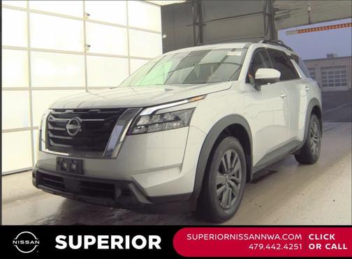 2023 Nissan Pathfinder SV