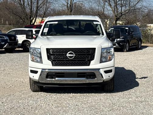 2024 Nissan Titan SV