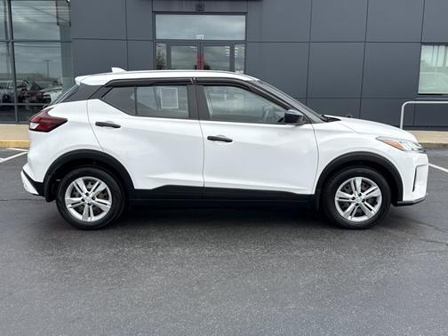 2022 Nissan Kicks S