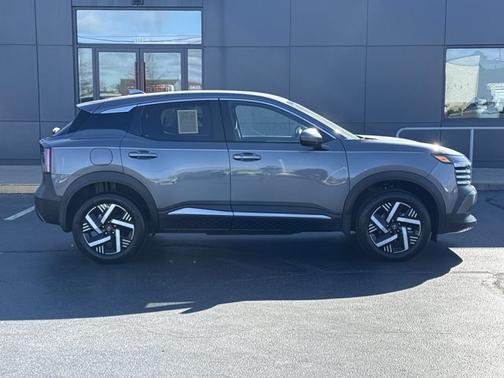 Gun Metallic 2025 Nissan Kicks SV