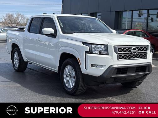 Glacier White 2024 Nissan Frontier SV