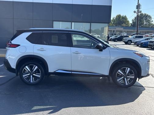 2022 Nissan Rogue SL