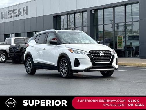 Aspen White / Super Black 2024 Nissan Kicks SV