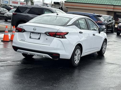 2025 Nissan Versa 1.6 S