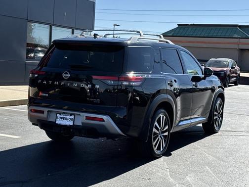 2024 Nissan Pathfinder Platinum