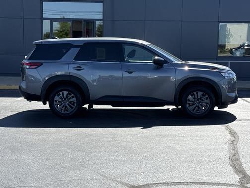 Gun Metallic 2024 Nissan Pathfinder S