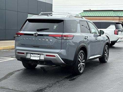 2023 Nissan Pathfinder Platinum