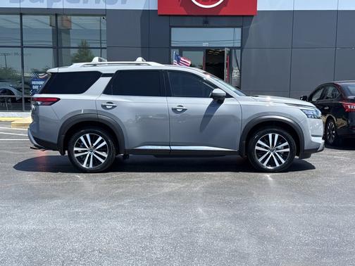 Boulder Gray Metallic 2025 Nissan Pathfinder Platinum