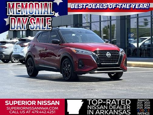 2 Tone Red / Black Roof 2022 Nissan Kicks SR