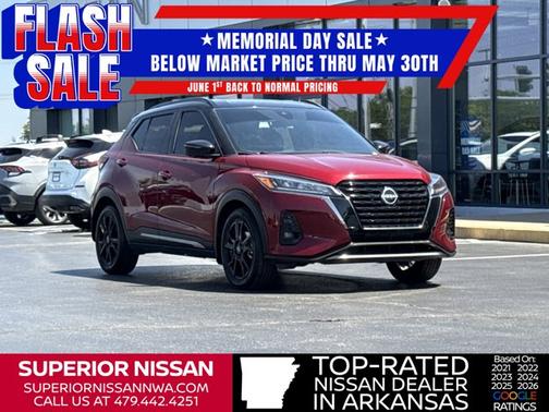 2 Tone Red / Black Roof 2022 Nissan Kicks SR