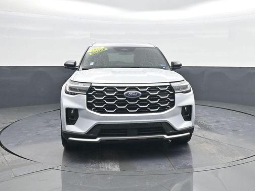 Space White Metallic 2025 Ford Explorer Platinum