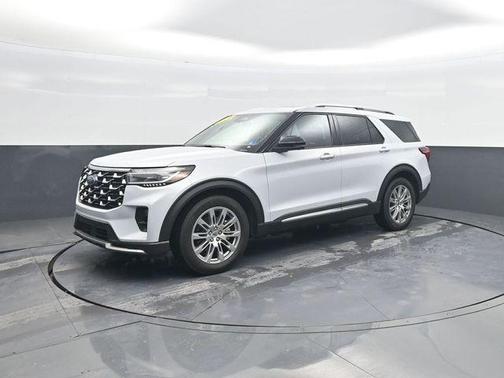 Space White Metallic 2025 Ford Explorer Platinum