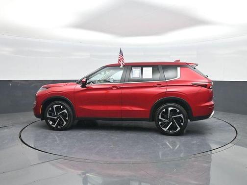 Diamond Red 2024 Mitsubishi Outlander SE