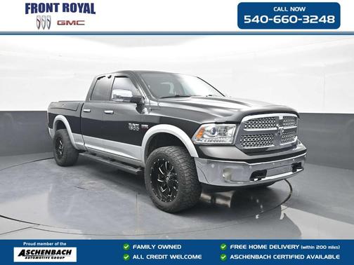 Brilliant Black Crystal Pearlcoat 2017 RAM 1500 Laramie