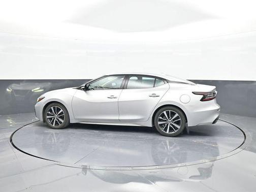 2022 Nissan Maxima SV