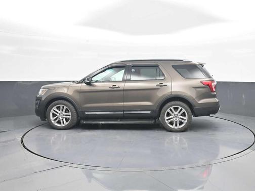 Caribou Metallic 2016 Ford Explorer XLT
