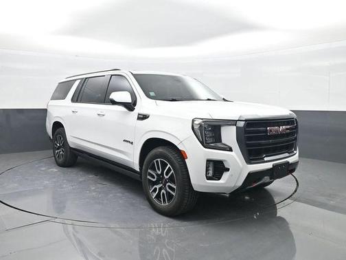 Summit White 2022 GMC Yukon XL AT4
