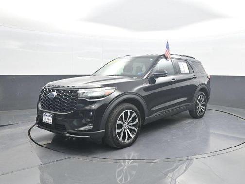 Agate Black 2025 Ford Explorer ST-Line