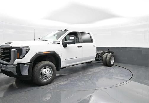 2025 GMC Sierra 3500 Pro