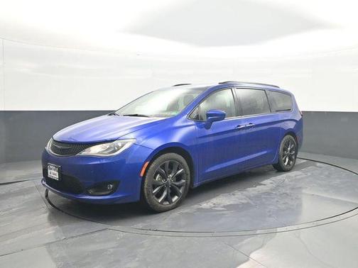 Ocean Blue Metallic 2019 Chrysler Pacifica Touring-L Plus