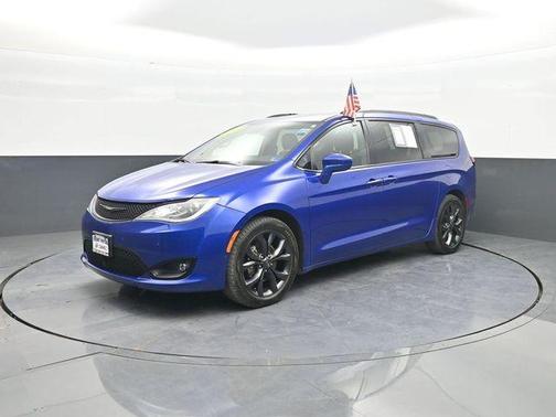 Ocean Blue Metallic 2019 Chrysler Pacifica Touring-L Plus