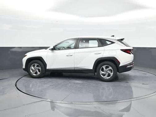 2023 Hyundai TUCSON SE