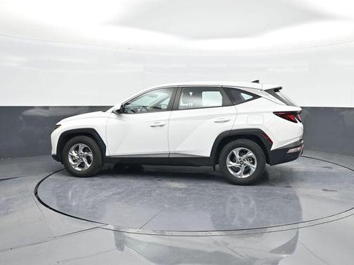 2023 Hyundai TUCSON SE