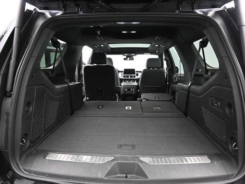 Black 2024 Chevrolet Suburban Z71