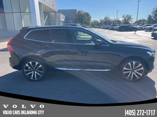 2023 Volvo XC60 B5 Ultimate Bright Theme