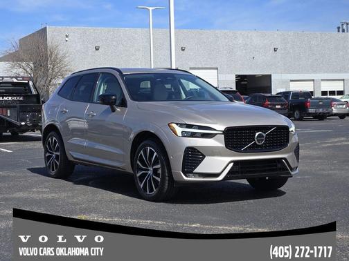 2024 Volvo XC60 B5 Plus Dark Theme