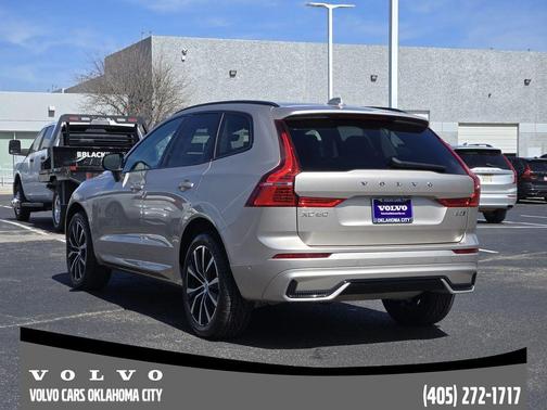 2024 Volvo XC60 B5 Plus Dark Theme