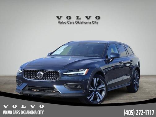 2025 Volvo V60 Cross Country B5 Plus