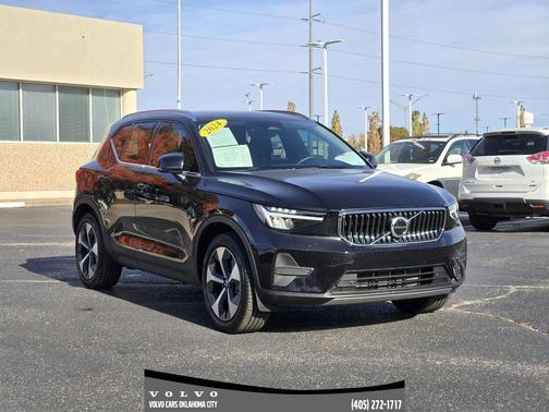 2024 Volvo XC40 B5 Core