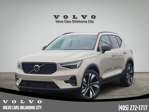 Sand Dune Metallic 2026 Volvo XC40 B5 Ultra