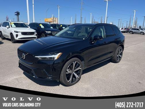 2024 Volvo XC60 B5 Ultimate Dark Theme