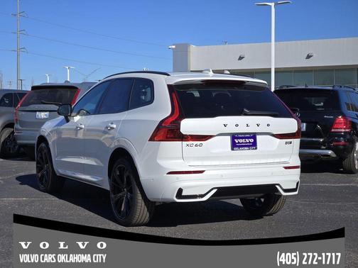 2026 Volvo XC60 B5 Ultra Black Edition