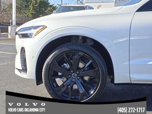 2026 Volvo XC60 B5 Ultra Black Edition